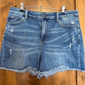 JUDY BLUE SHORTS SIZE XL AND STRETCHY!
